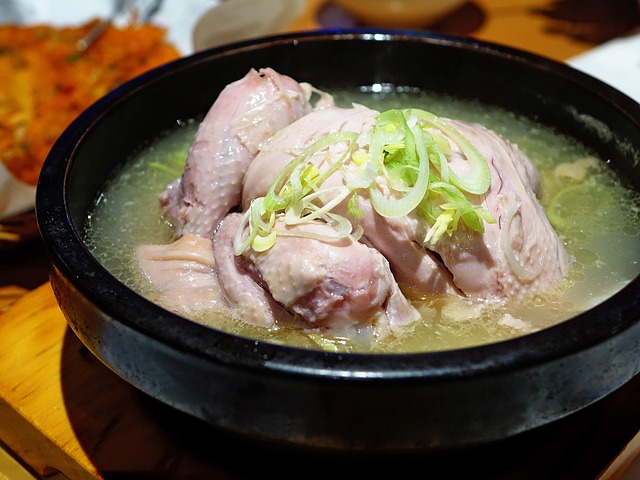 살팀보카를 씹으며 허브 향이 약하다고 느낀 순간